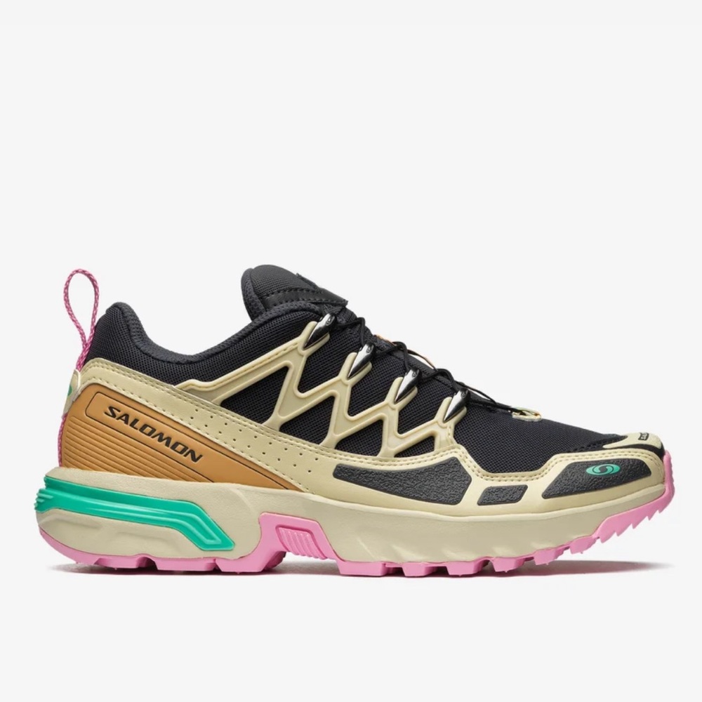 NWT Salomon ACS + Sneaker
